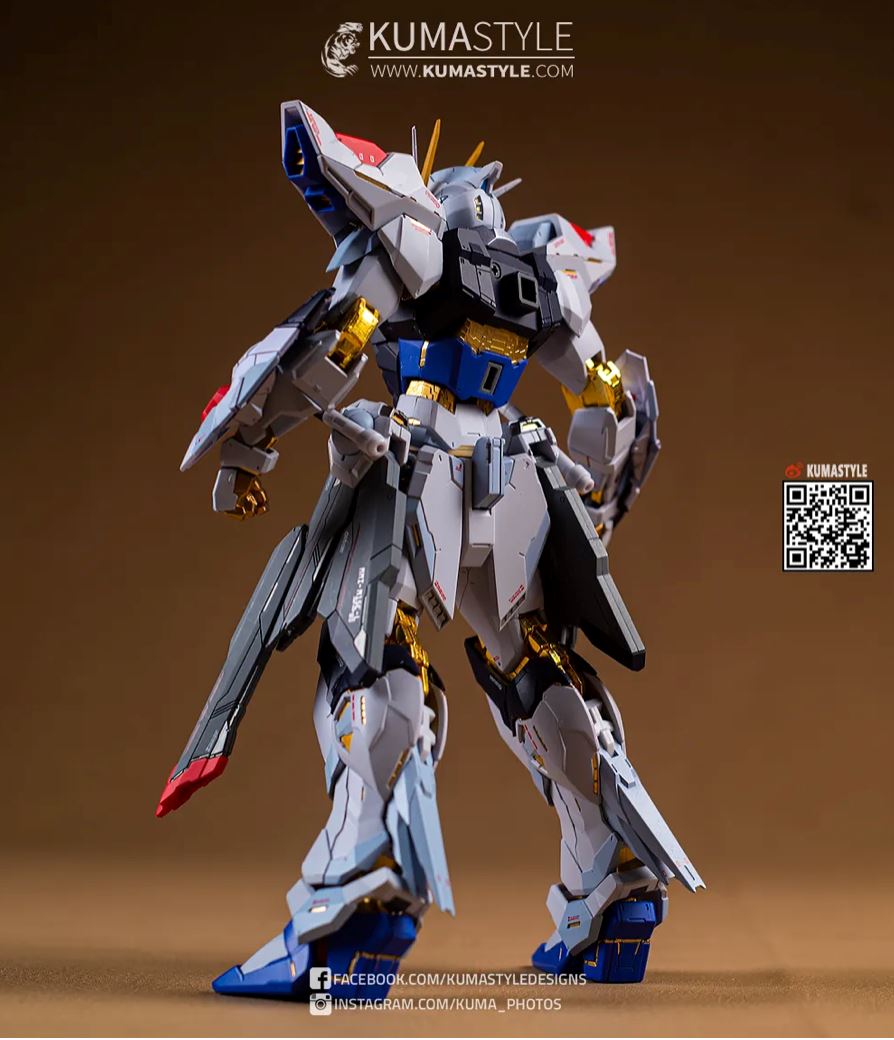 Bandai Gundam (Metal Build) Strike Freedom Soul Blue Ver