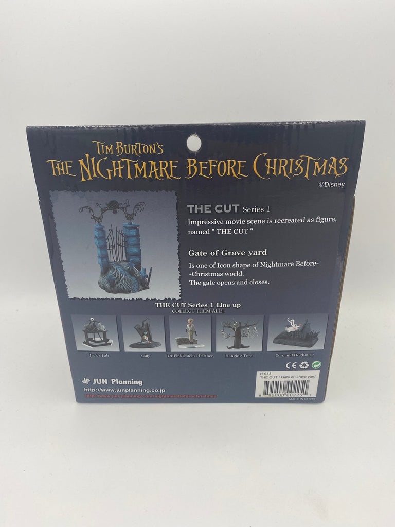JUN Planning Tim Burton's The Nightmare Before Christmas The Cut Series 1 Gate of Grave Yard JUN Planning 